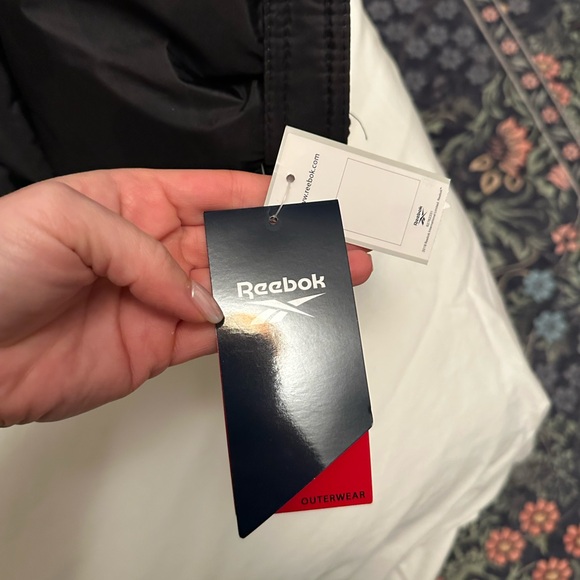 NWT Men’s Reebok Puffer Jacket - Picture 3 of 5